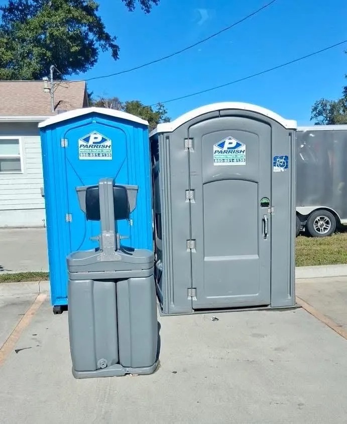 Standard porta potty unit